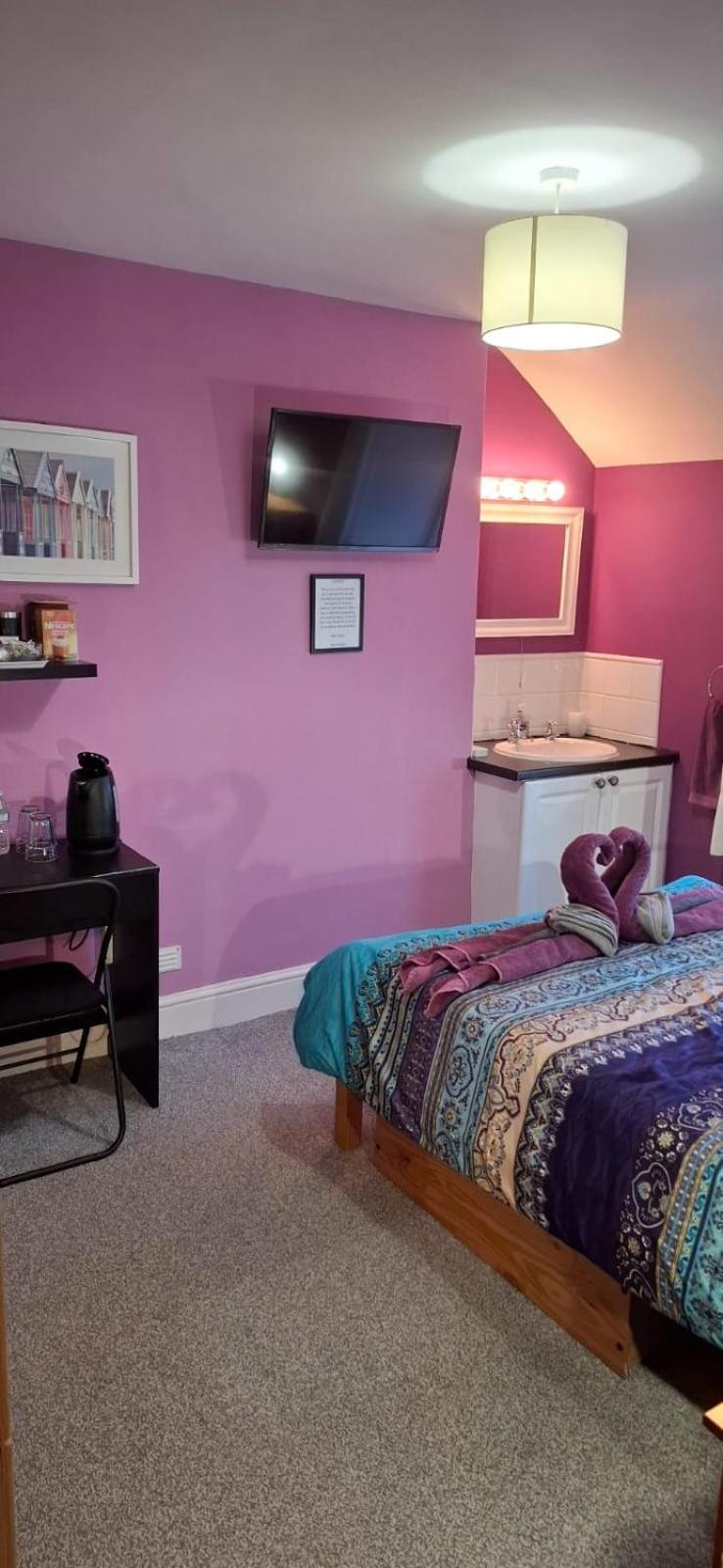 Moonraker Private Room In Our Cosy Cottage Home St Austell Exterior photo